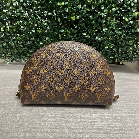 Louis Vuitton Trousseau Demi-Ronde - Picture 3 of 11